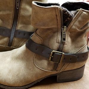 Ladies Distressed Brown Boots Size 7